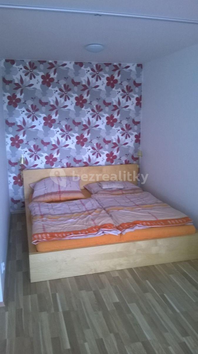 Pronájem bytu 1+kk 45 m², Uzbecká, Praha, Praha