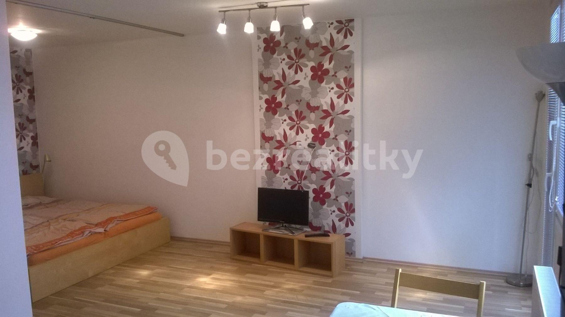 Pronájem bytu 1+kk 45 m², Uzbecká, Praha, Praha