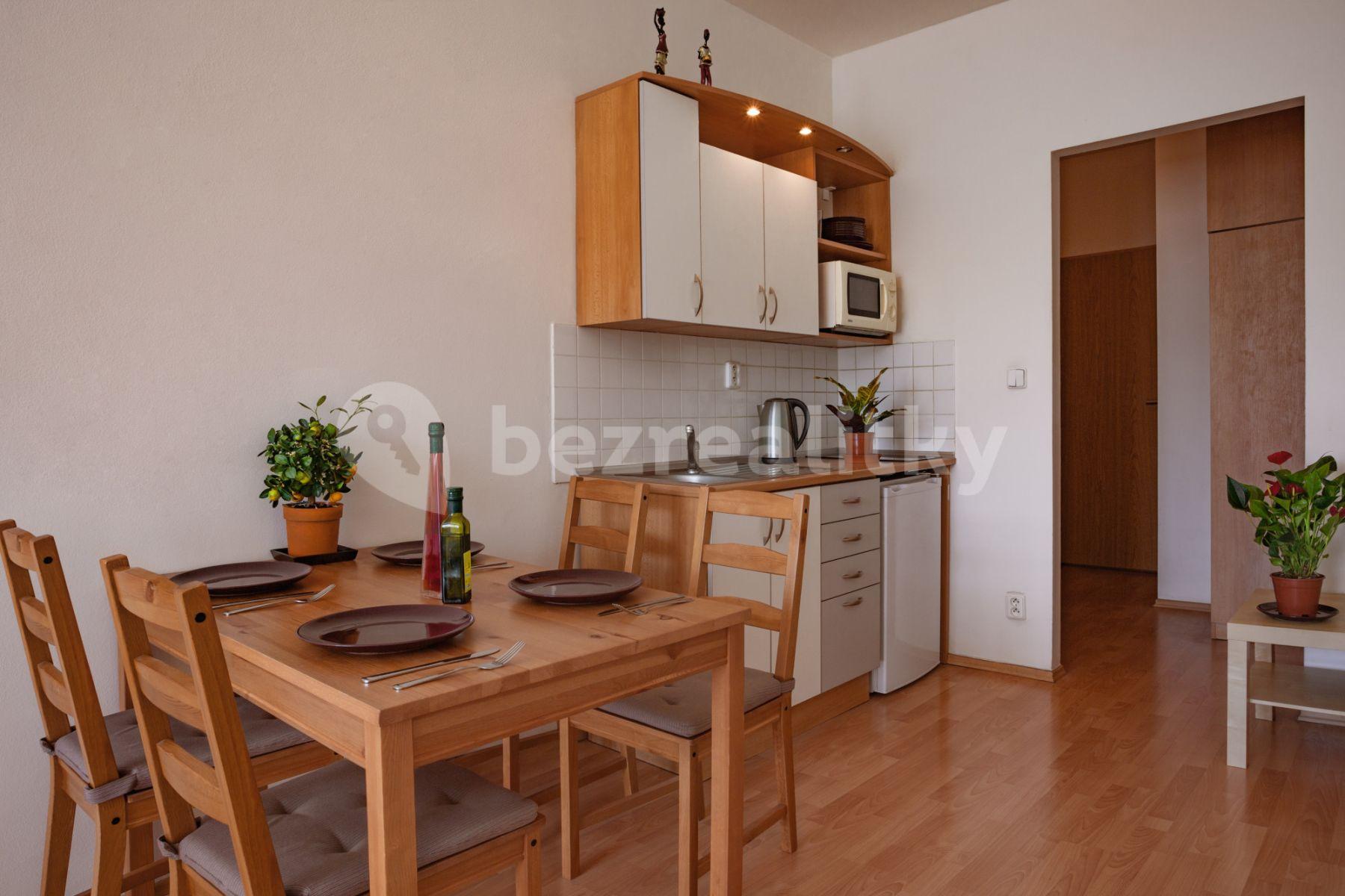 Pronájem bytu 1+kk 33 m², Kozácká, Praha, Praha