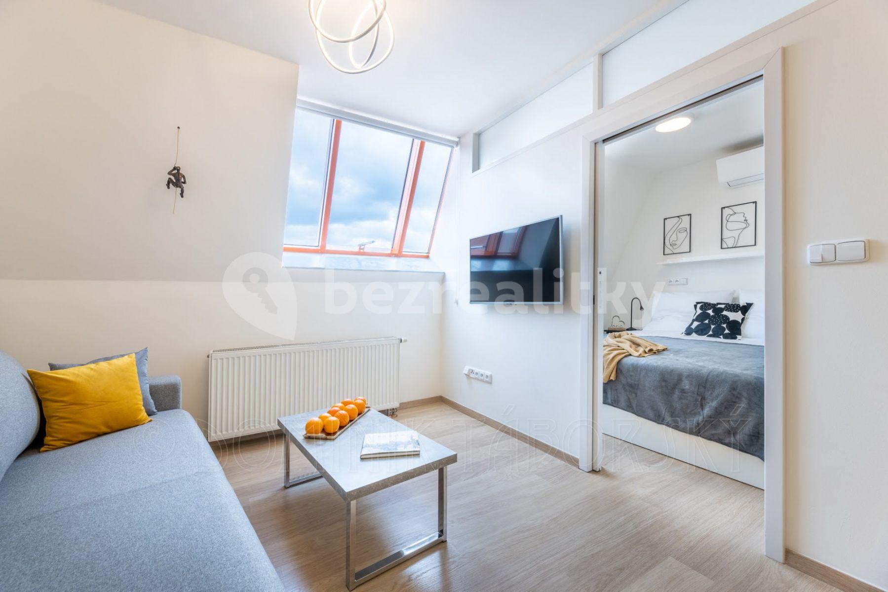 Pronájem bytu 3+kk 75 m², Karlova, Praha, Praha