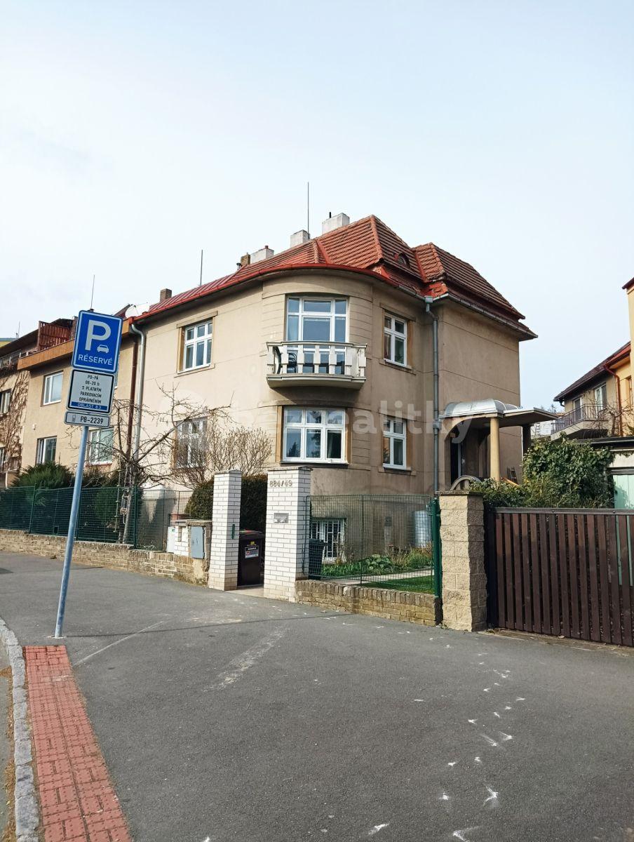 Pronájem bytu 2+1 50 m², Petra Bezruče, Praha, Praha