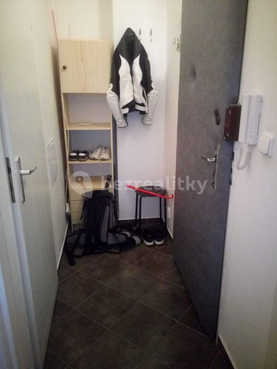 Pronájem bytu 1+kk 27 m², Jakutská, Praha, Praha