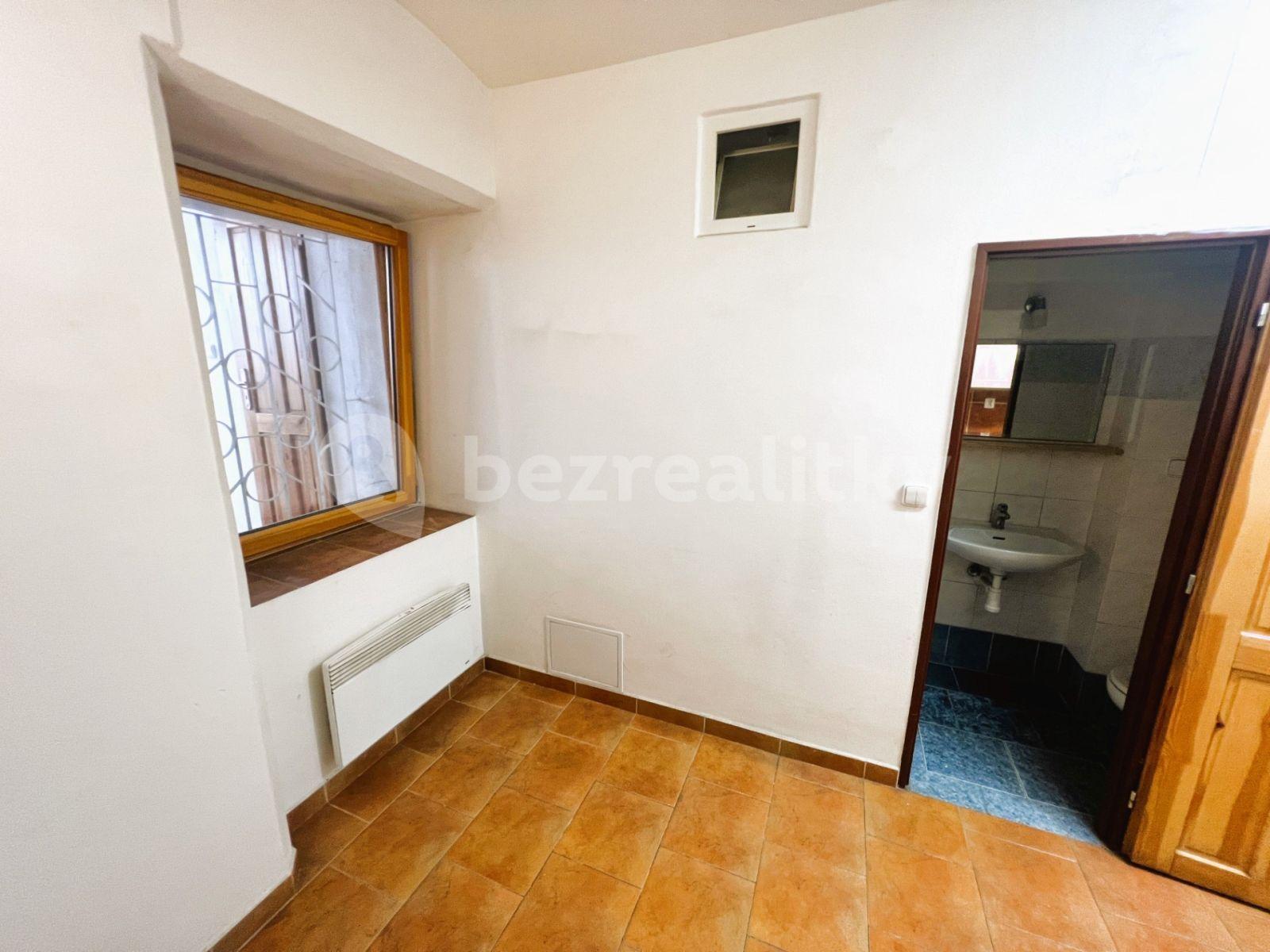 Prodej bytu 1+1 33 m², Plzeňská, Praha, Praha