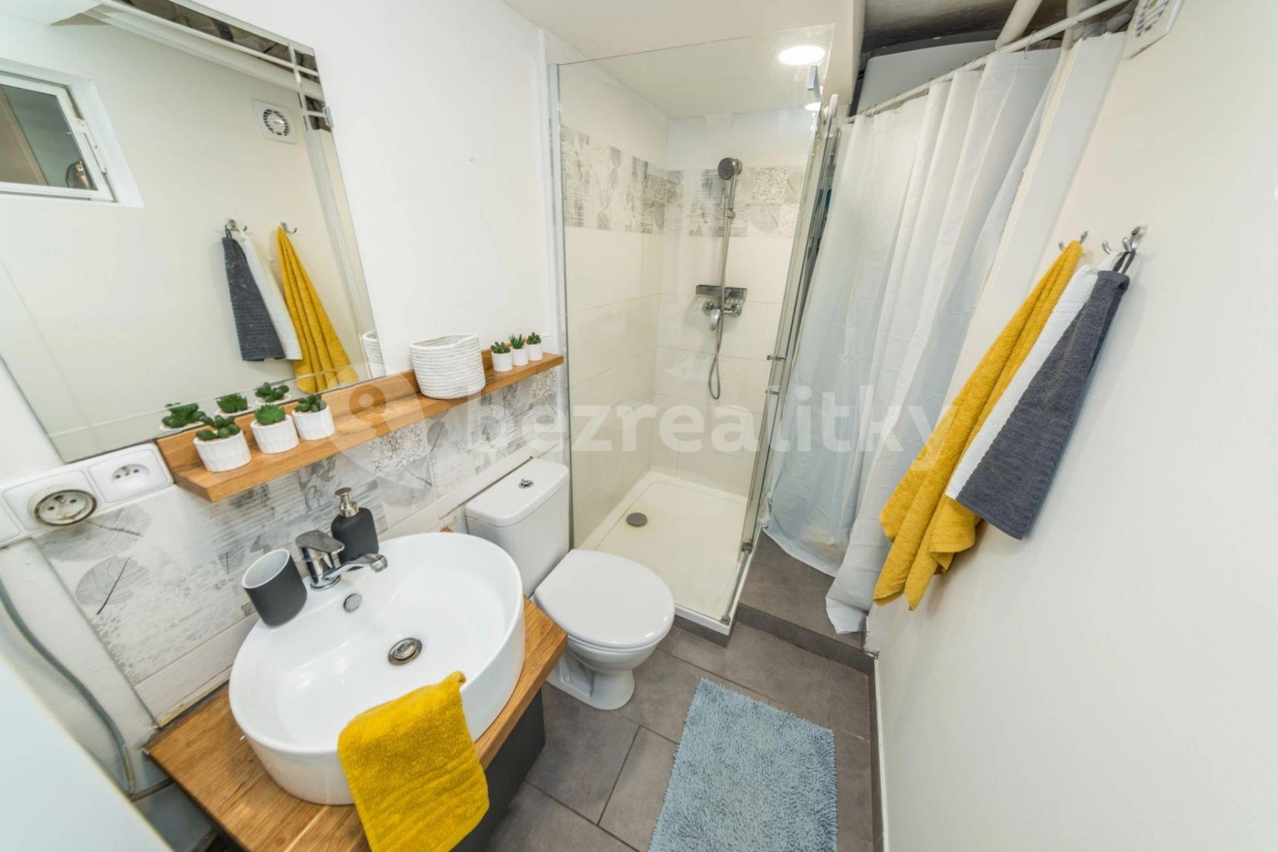 Pronájem bytu 2+1 50 m², Slivenecká, Praha, Praha