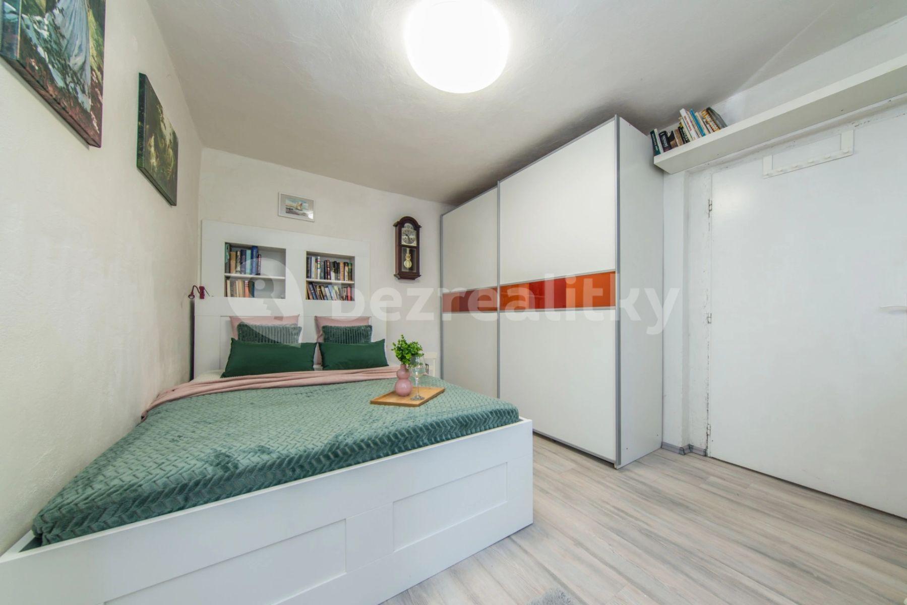 Pronájem bytu 2+1 50 m², Slivenecká, Praha, Praha