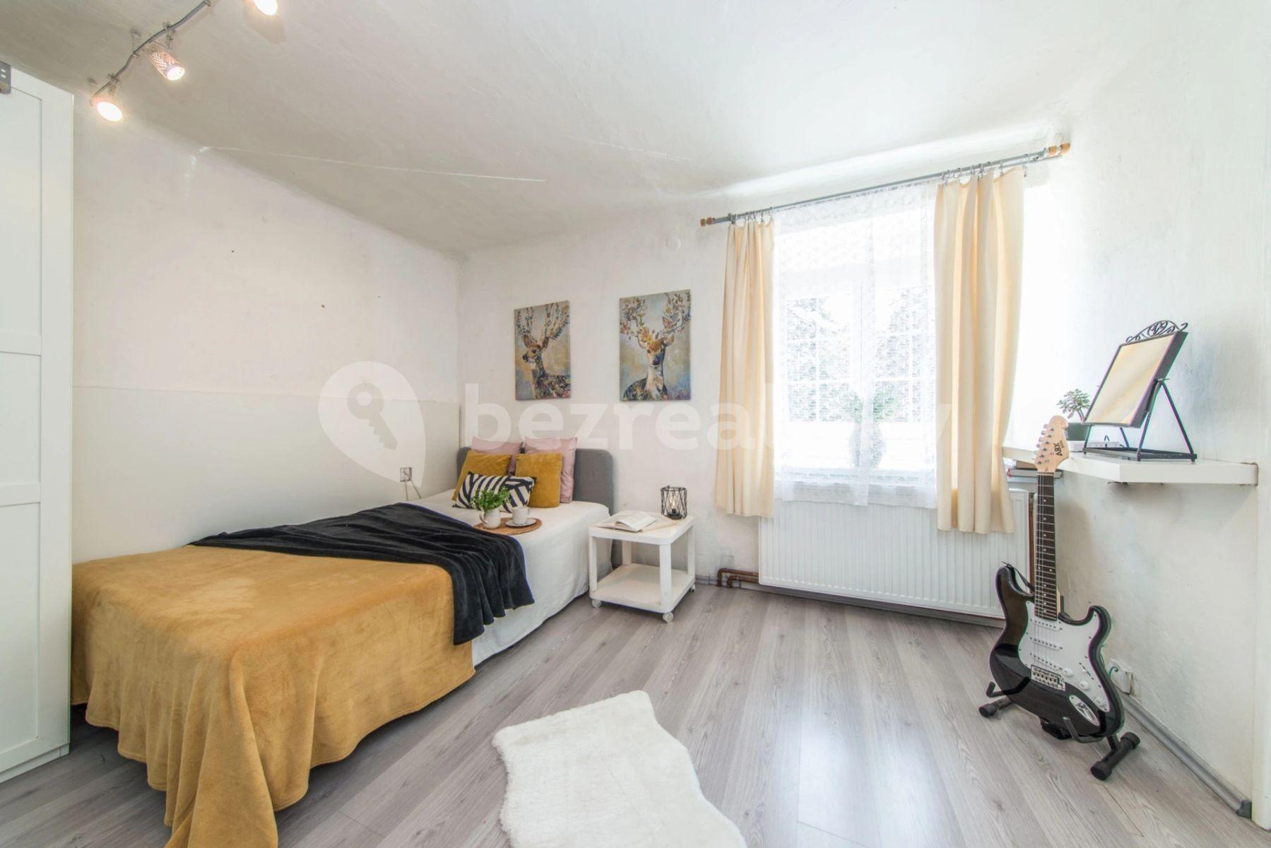 Pronájem bytu 2+1 50 m², Slivenecká, Praha, Praha