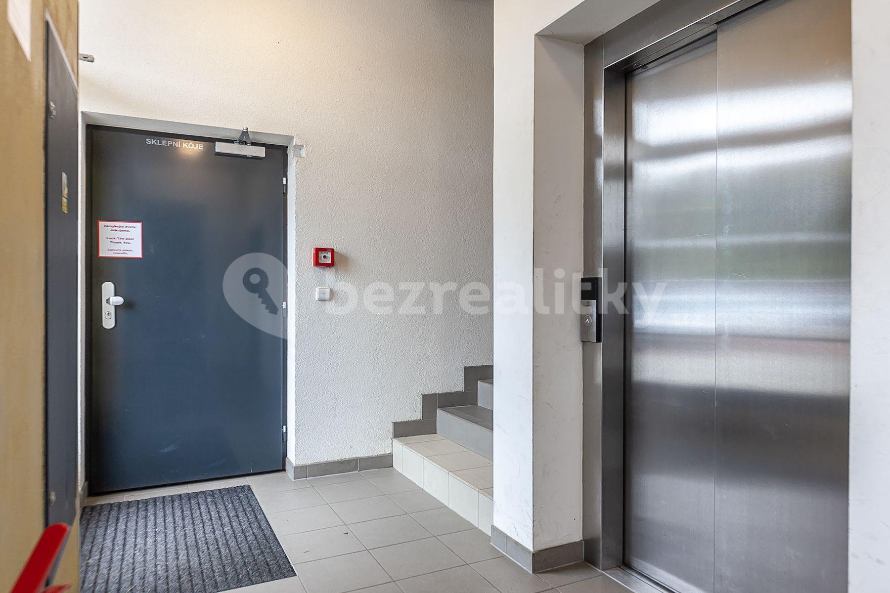 Prodej bytu 2+kk 71 m², Mezi vodami, Praha, Praha