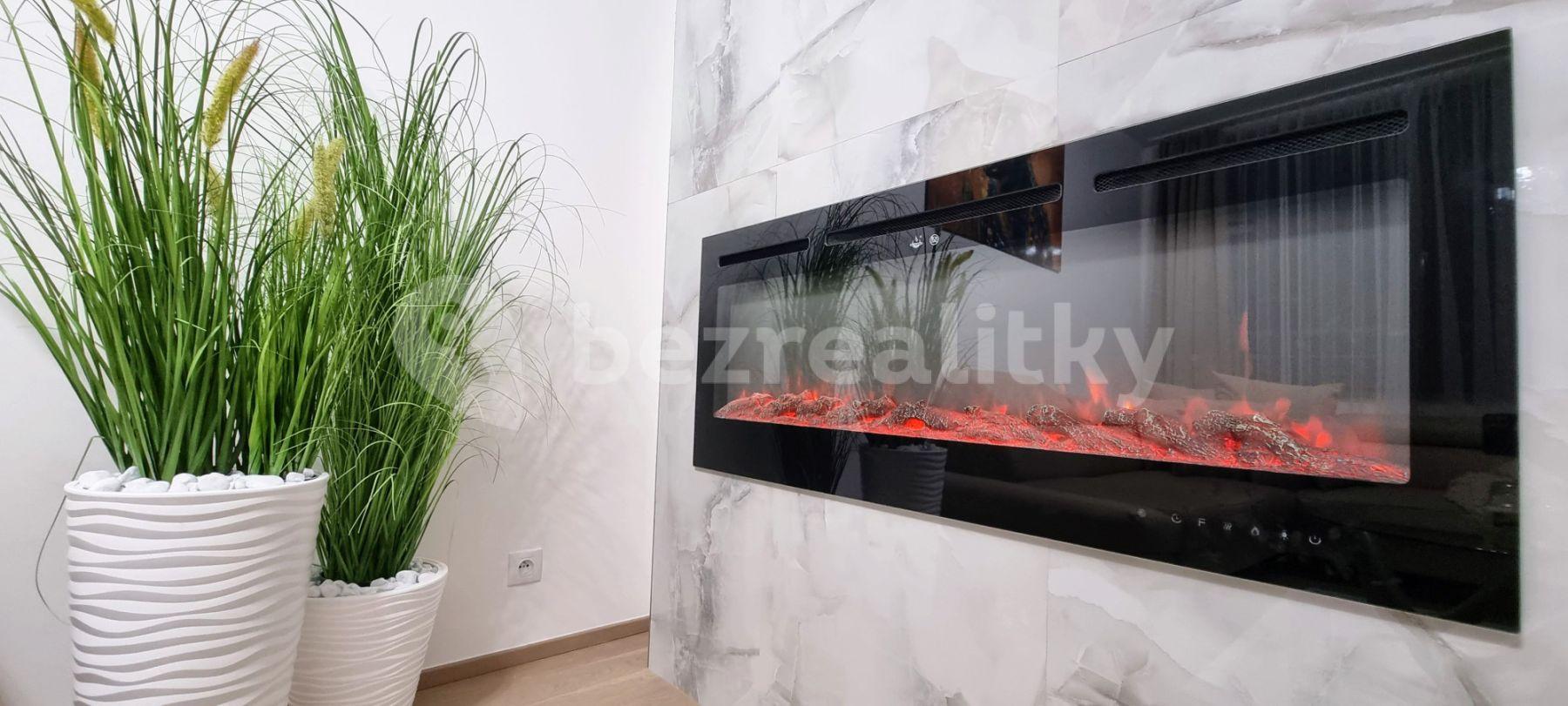 Pronájem bytu 2+1 63 m², Sokolovská, Praha, Praha