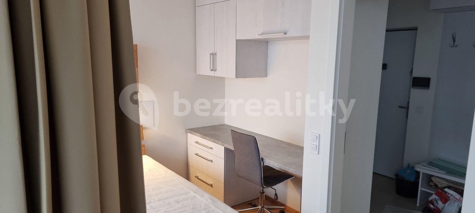 Pronájem bytu 1+kk 38 m², Kostelecká, Praha, Praha