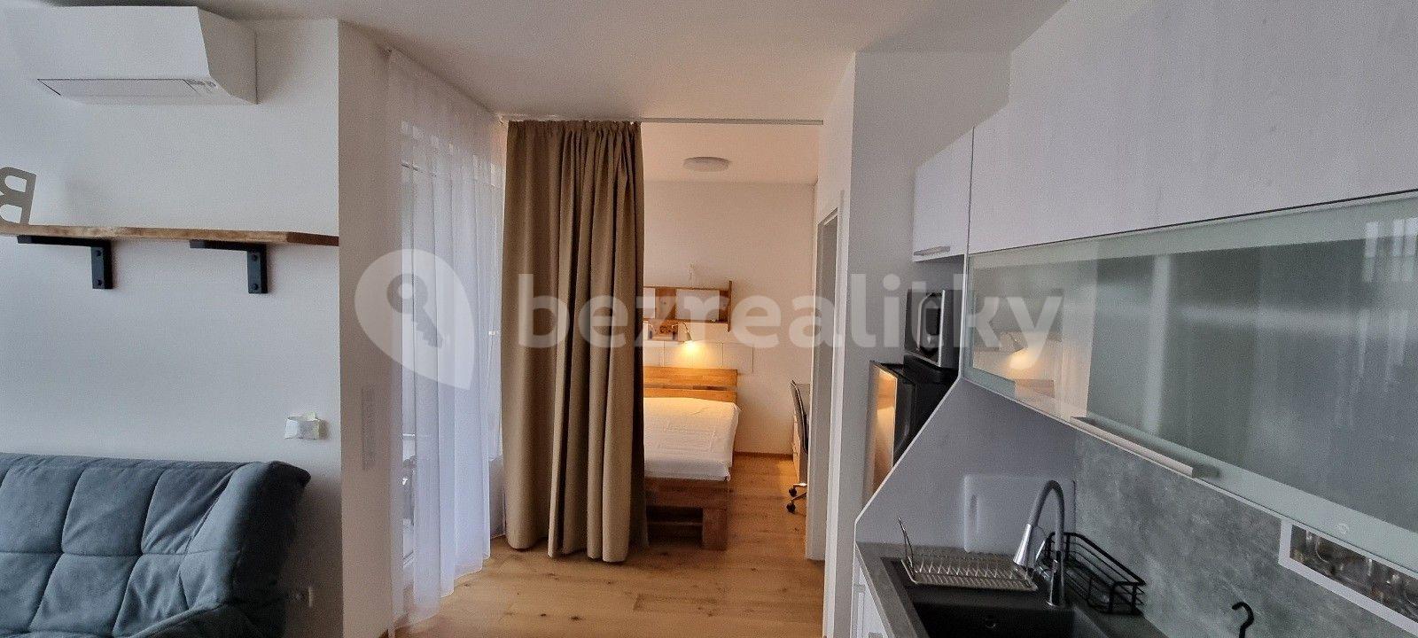 Pronájem bytu 1+kk 38 m², Kostelecká, Praha, Praha