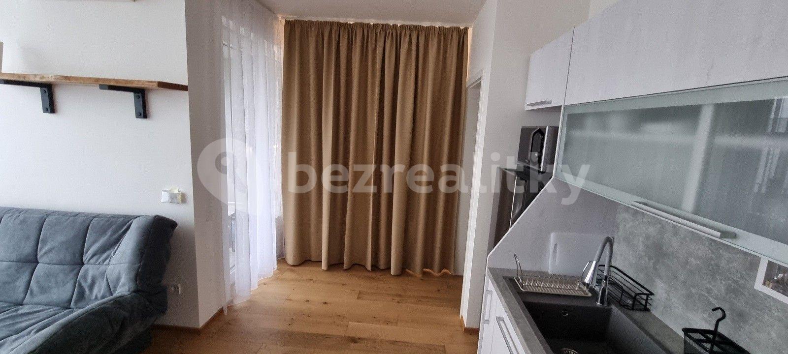 Pronájem bytu 1+kk 38 m², Kostelecká, Praha, Praha