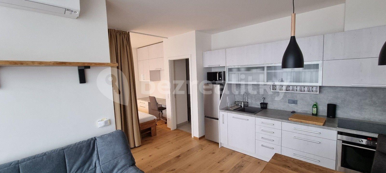 Pronájem bytu 1+kk 38 m², Kostelecká, Praha, Praha