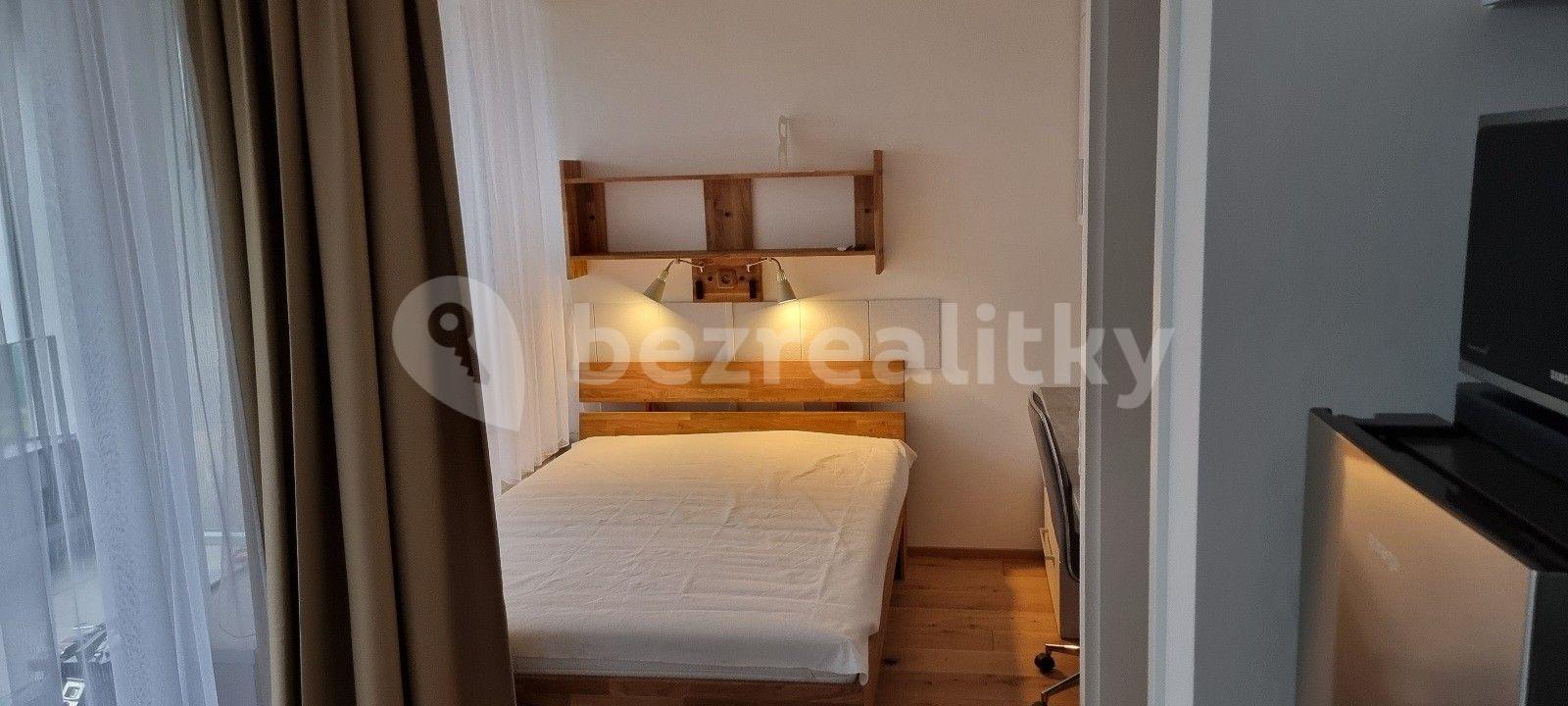 Pronájem bytu 1+kk 38 m², Kostelecká, Praha, Praha