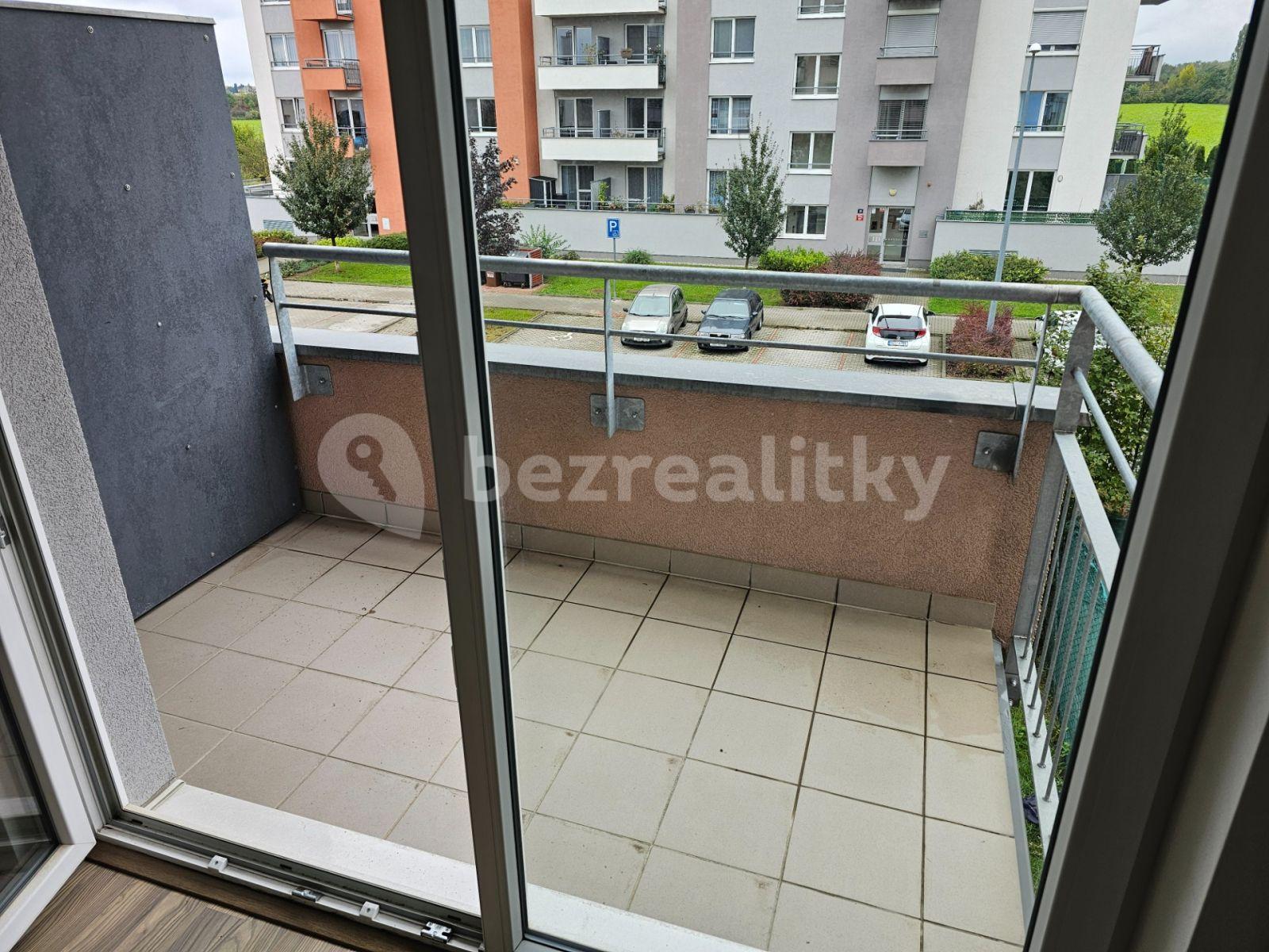 Pronájem bytu 1+kk 30 m², Hlučkova, Praha, Praha