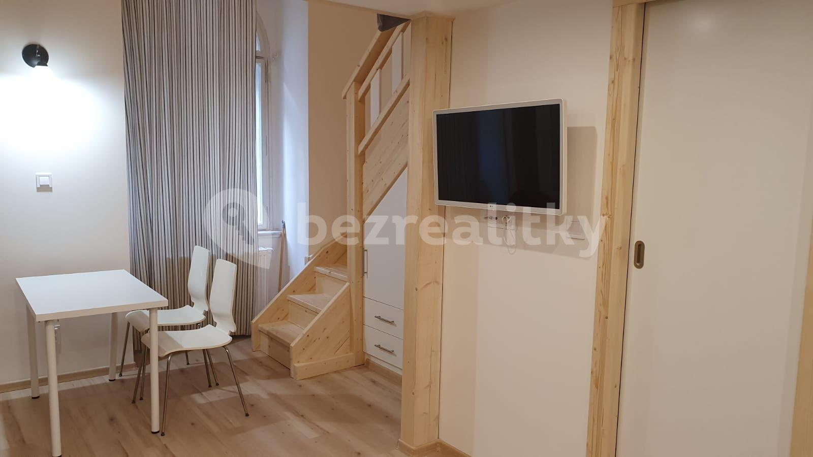 Pronájem bytu 3+1 46 m², Opatovická, Praha, Praha