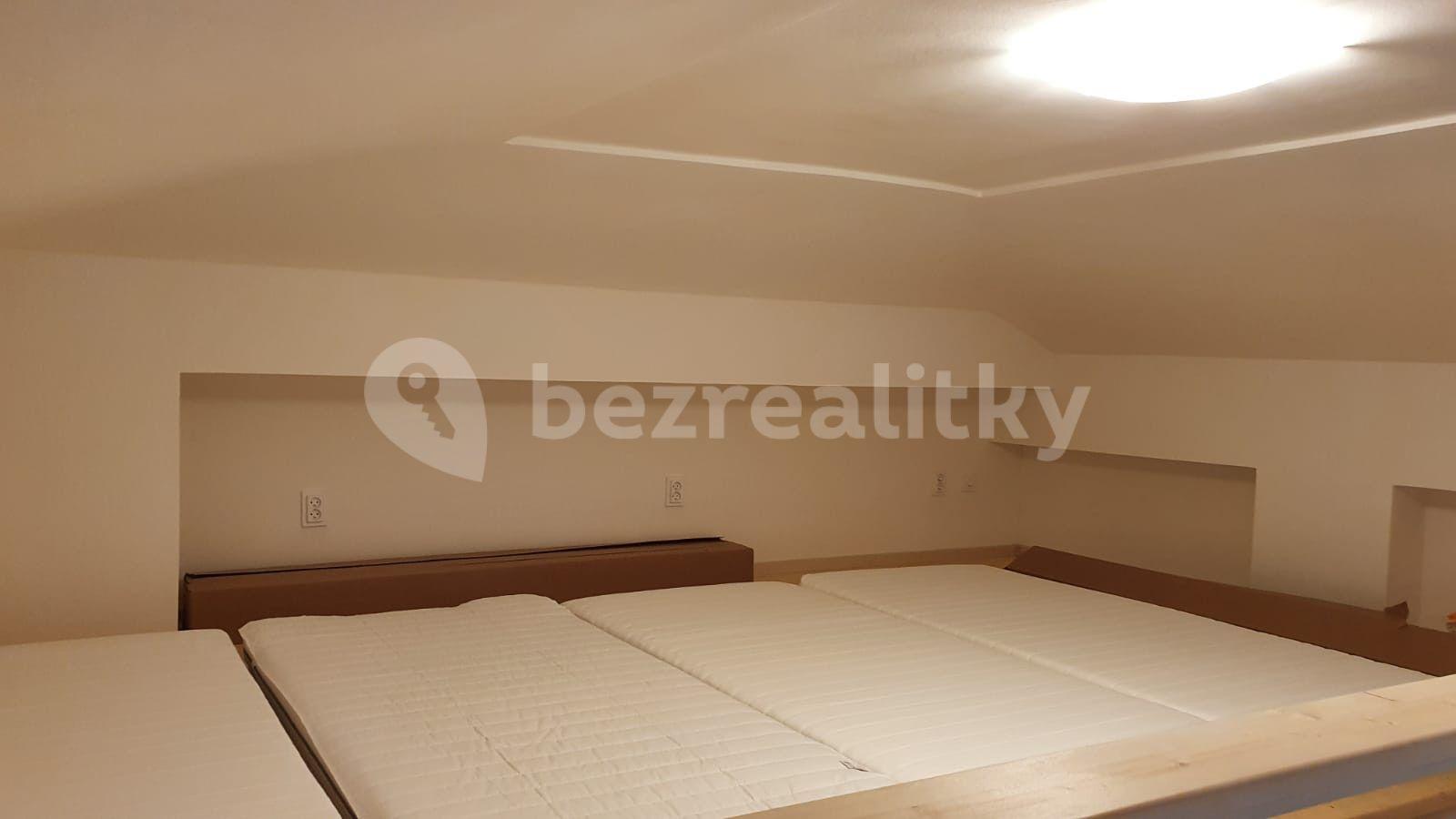 Pronájem bytu 3+1 46 m², Opatovická, Praha, Praha