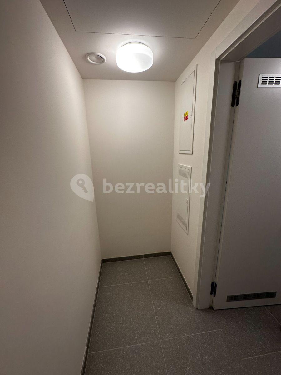 Pronájem bytu 1+kk 36 m², Kolmanova, Praha, Praha