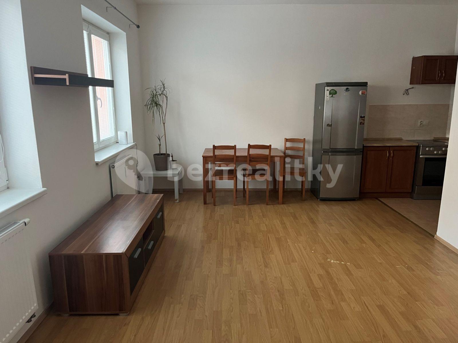 Pronájem bytu 2+kk 58 m², Komenského, Šestajovice, Středočeský kraj