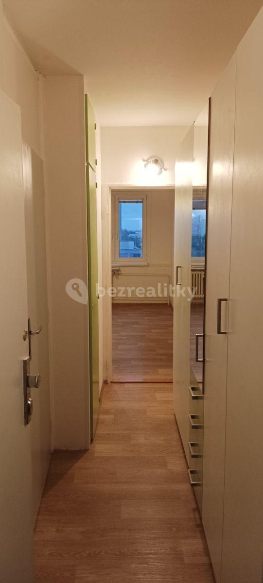 Pronájem bytu 1+kk 27 m², Hlavatého, Praha, Praha