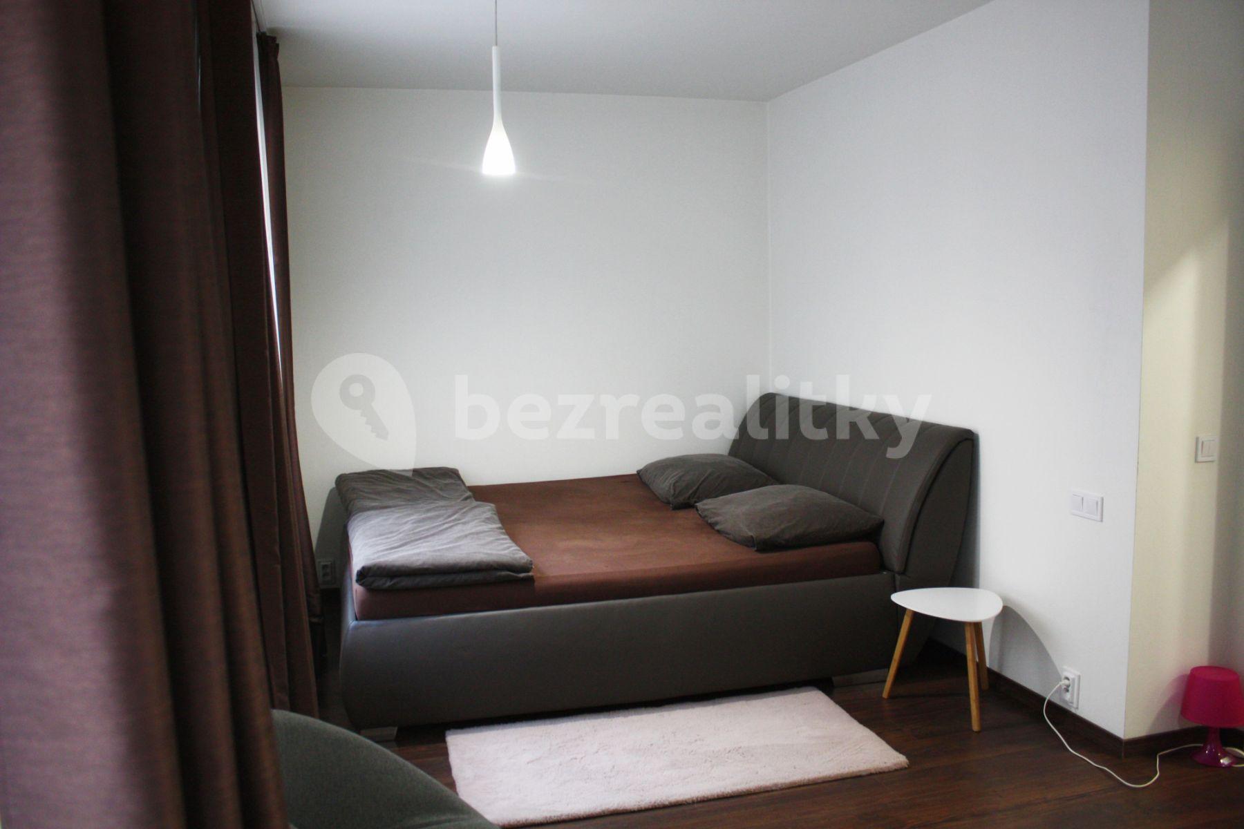 Pronájem bytu 2+1 59 m², Mojmírova, Praha, Praha