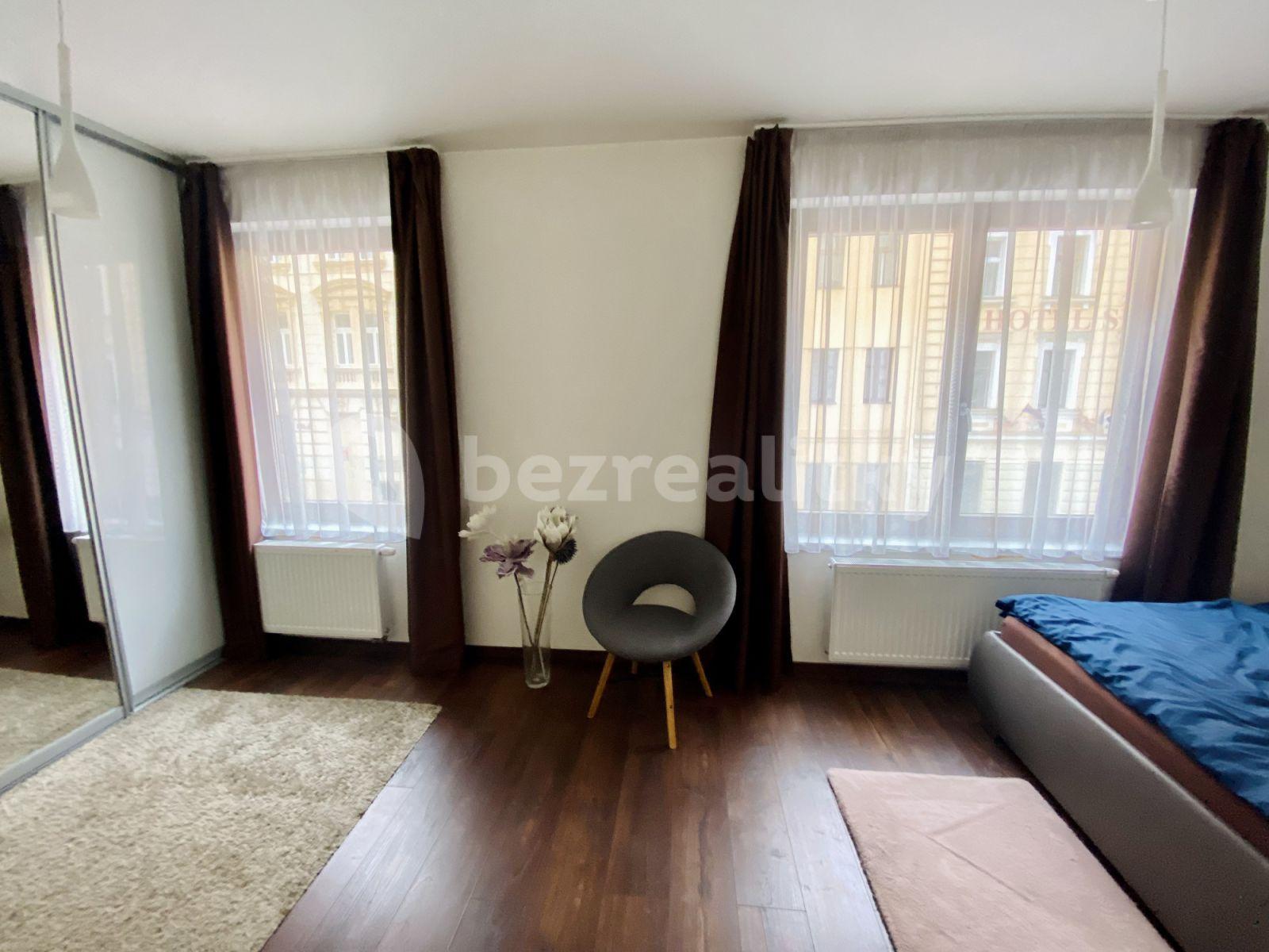 Pronájem bytu 2+1 59 m², Mojmírova, Praha, Praha