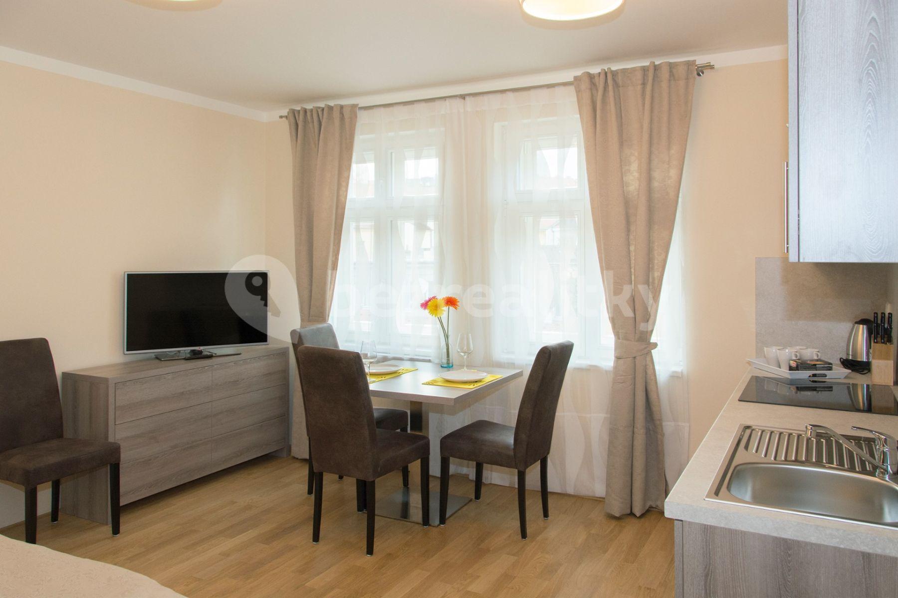 Pronájem bytu 1+kk 30 m², Roháčova, Praha, Praha