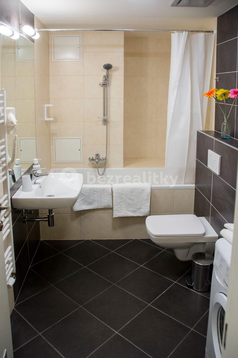 Pronájem bytu 2+kk 50 m², Roháčova, Praha, Praha