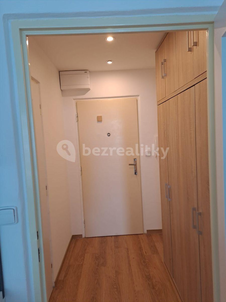 Pronájem bytu 1+kk 23 m², Kyselova, Praha, Praha