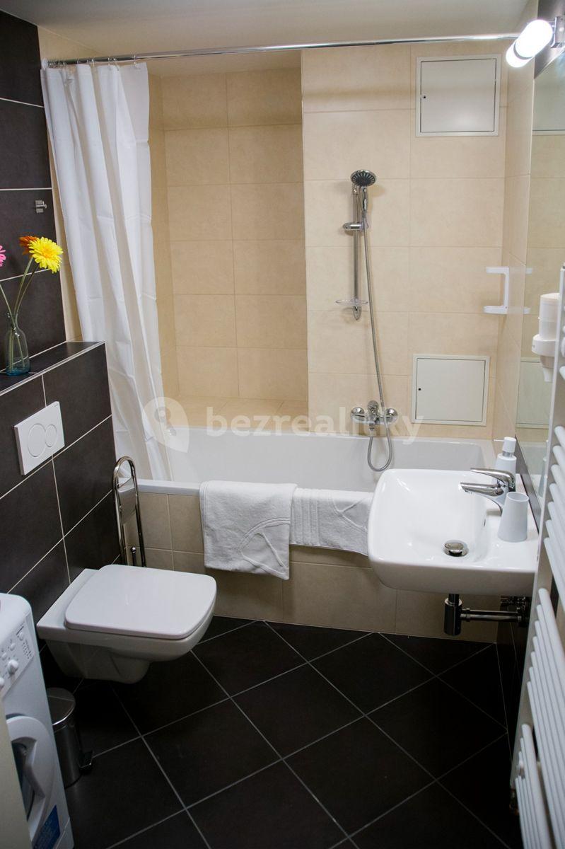 Pronájem bytu 2+kk 60 m², Roháčova, Praha, Praha