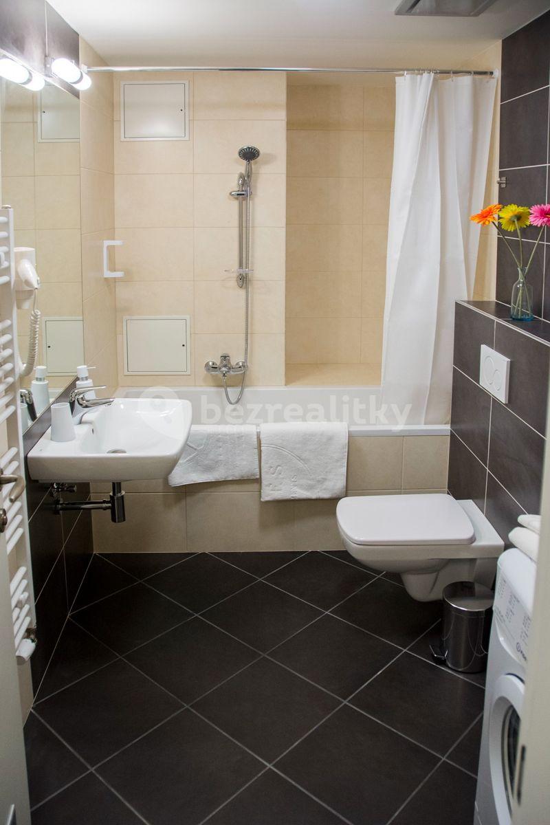 Pronájem bytu 2+kk 60 m², Roháčova, Praha, Praha