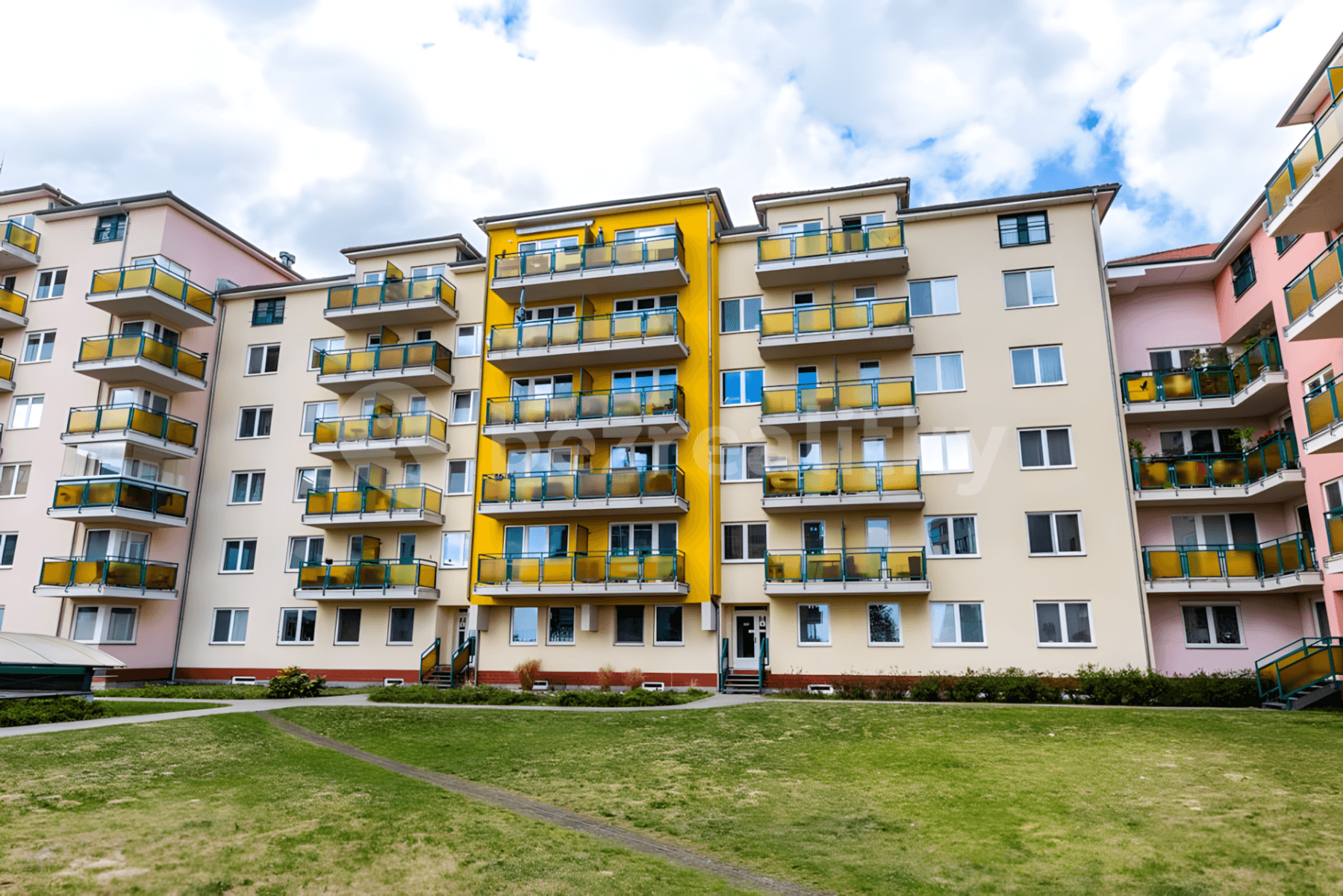 Prodej bytu 1+kk 37 m², Padovská, Praha, Praha