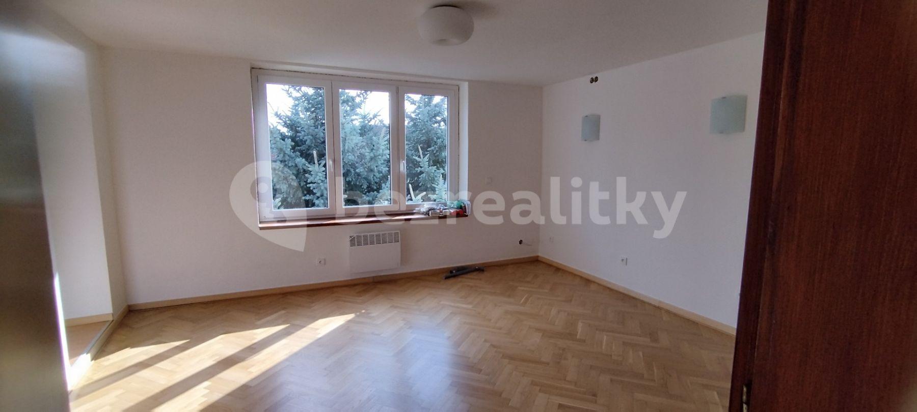 Pronájem bytu 4+1 110 m², Na Liškově, Křenovice, Jihomoravský kraj