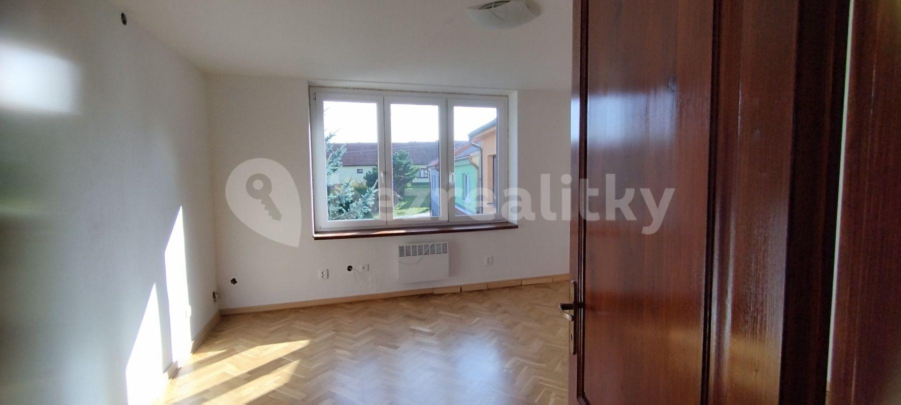 Pronájem bytu 4+1 110 m², Na Liškově, Křenovice, Jihomoravský kraj