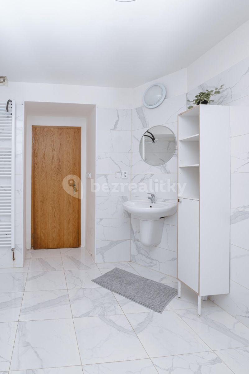 Pronájem bytu 3+1 111 m², K Zámku, Praha, Praha