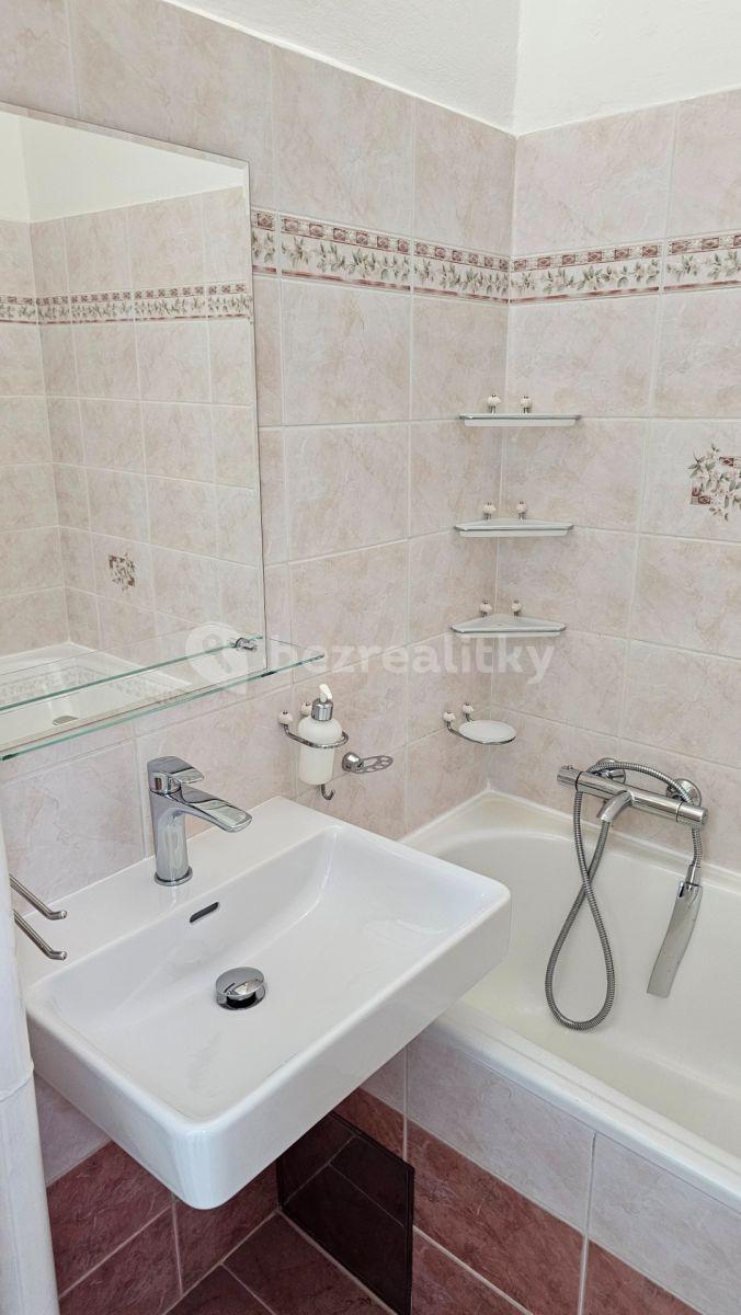 Pronájem bytu 3+1 78 m², Medinská, Praha, Praha