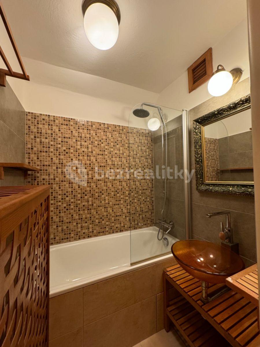 Pronájem bytu 2+kk 42 m², Přístavní, Praha, Praha