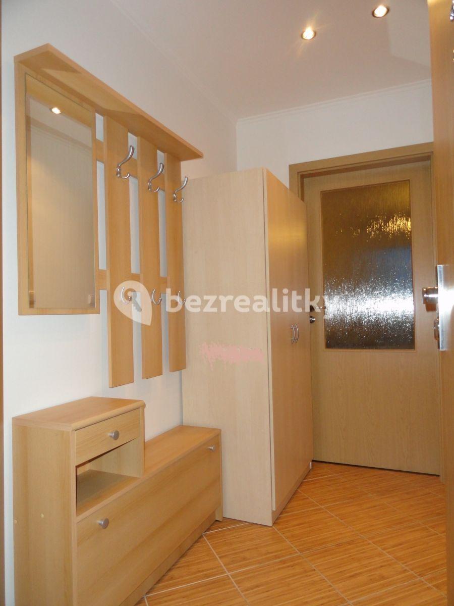 Pronájem bytu 1+kk 35 m², Místecká, Praha, Praha