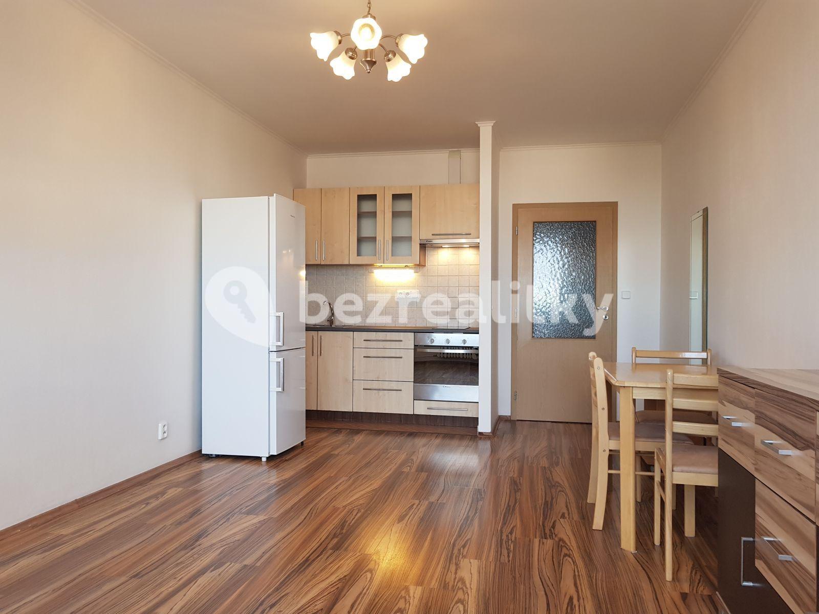 Pronájem bytu 1+kk 35 m², Místecká, Praha, Praha