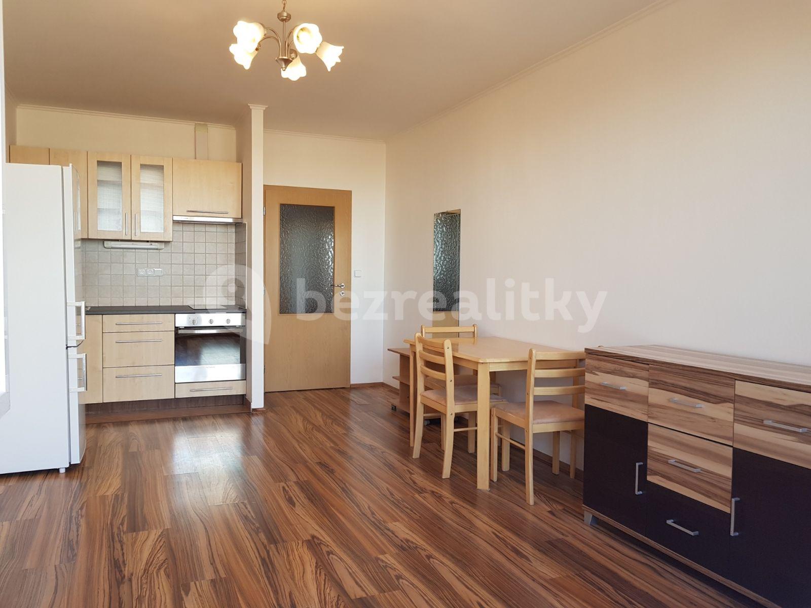 Pronájem bytu 1+kk 35 m², Místecká, Praha, Praha