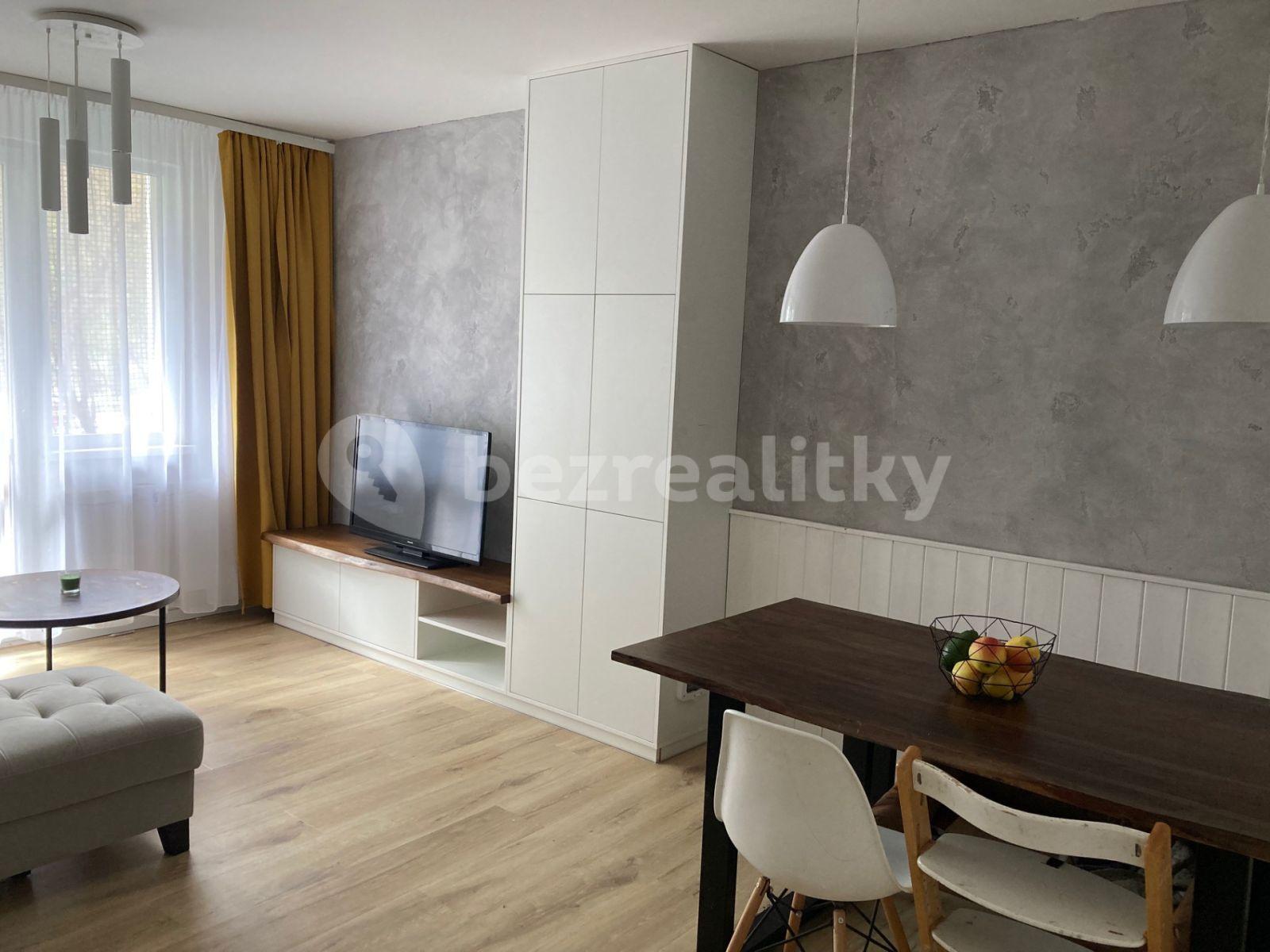 Pronájem bytu 3+1 70 m², Komenského, Kadaň, Ústecký kraj