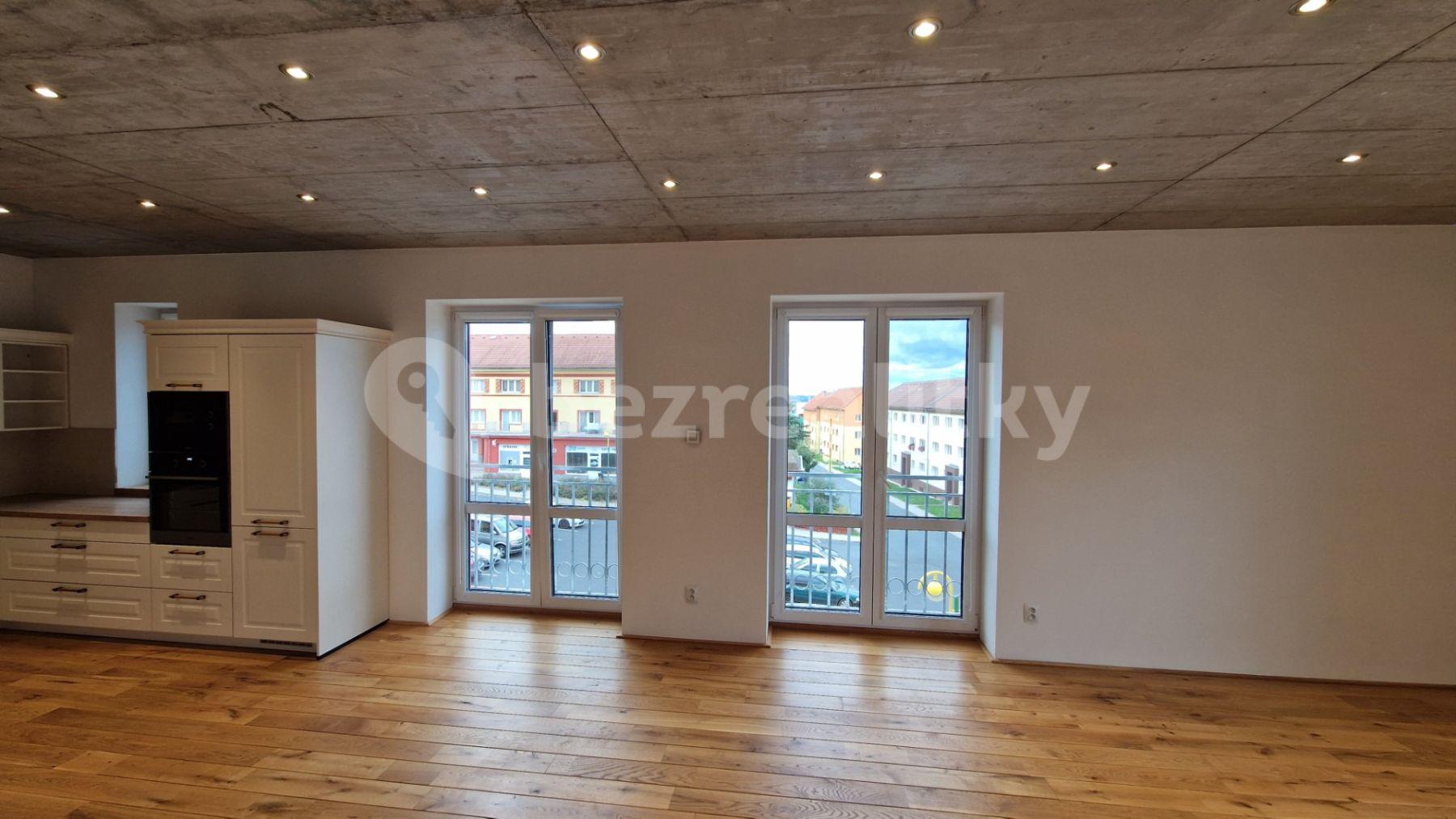 Pronájem bytu 3+kk 77 m², nám. Míru, Březová, Karlovarský kraj