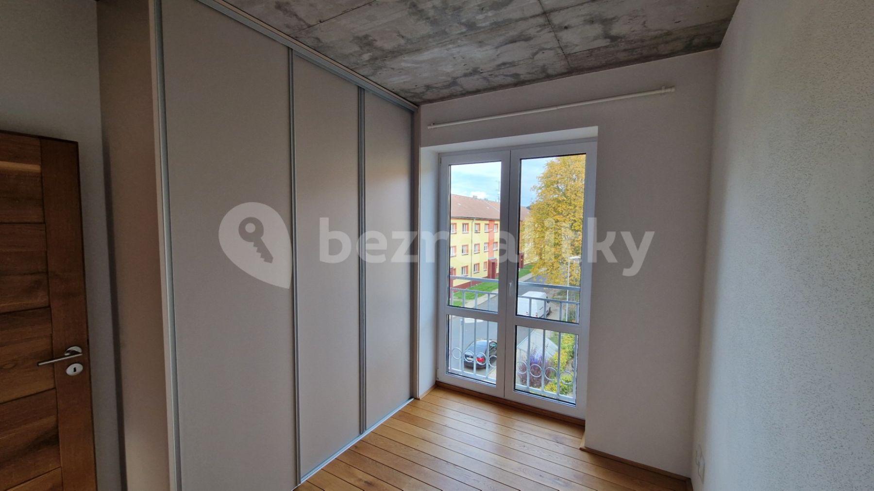 Pronájem bytu 3+kk 77 m², nám. Míru, Březová, Karlovarský kraj