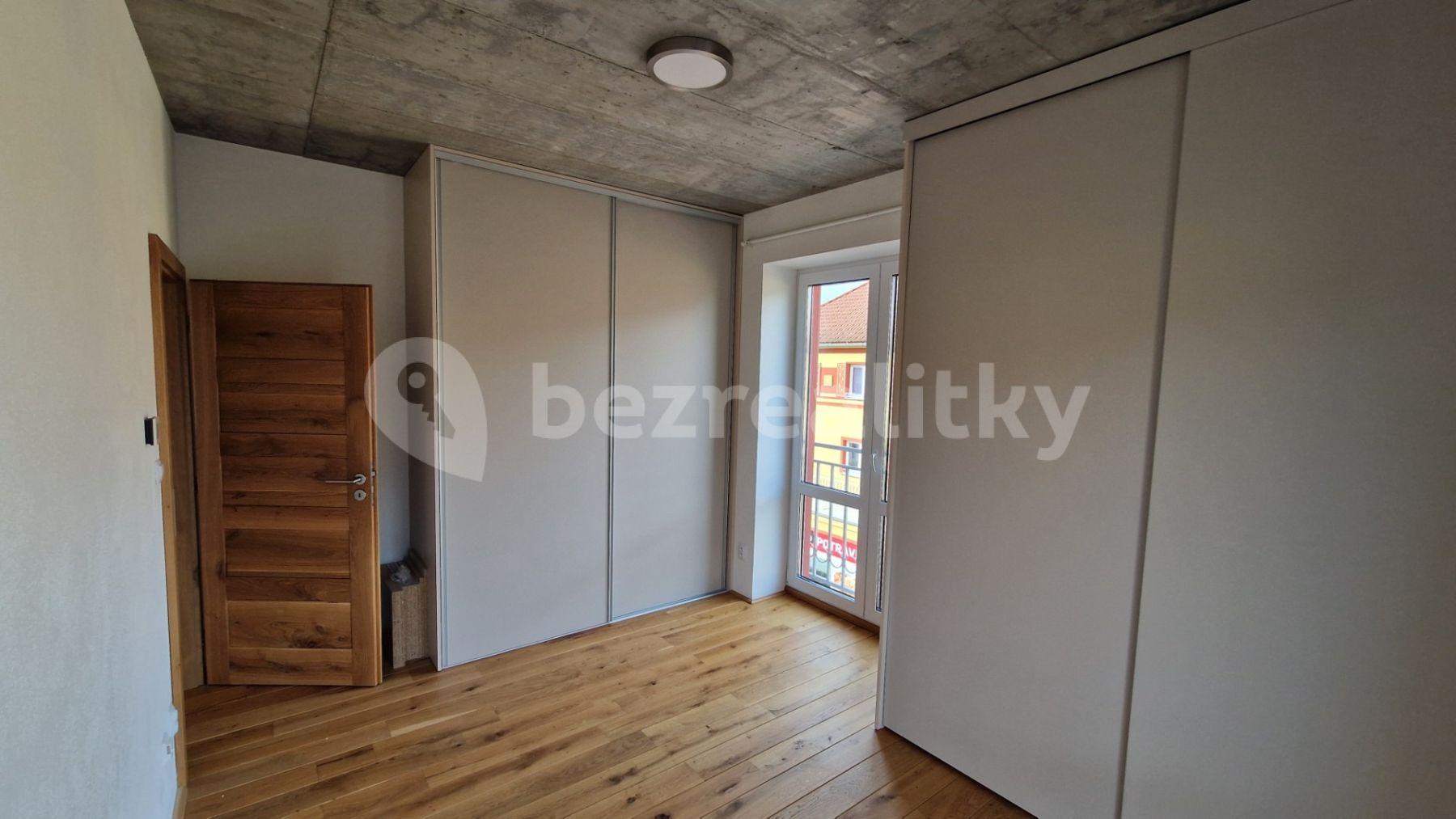 Pronájem bytu 3+kk 77 m², nám. Míru, Březová, Karlovarský kraj