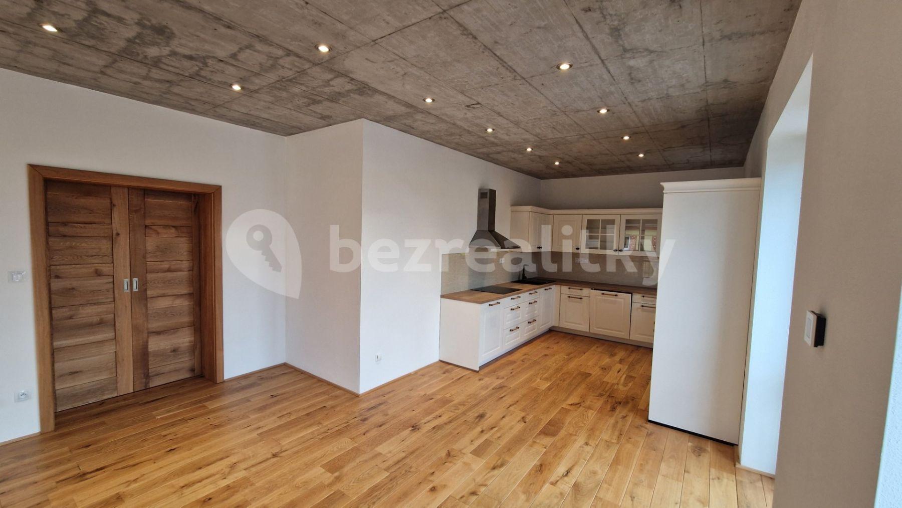 Pronájem bytu 3+kk 77 m², nám. Míru, Březová, Karlovarský kraj