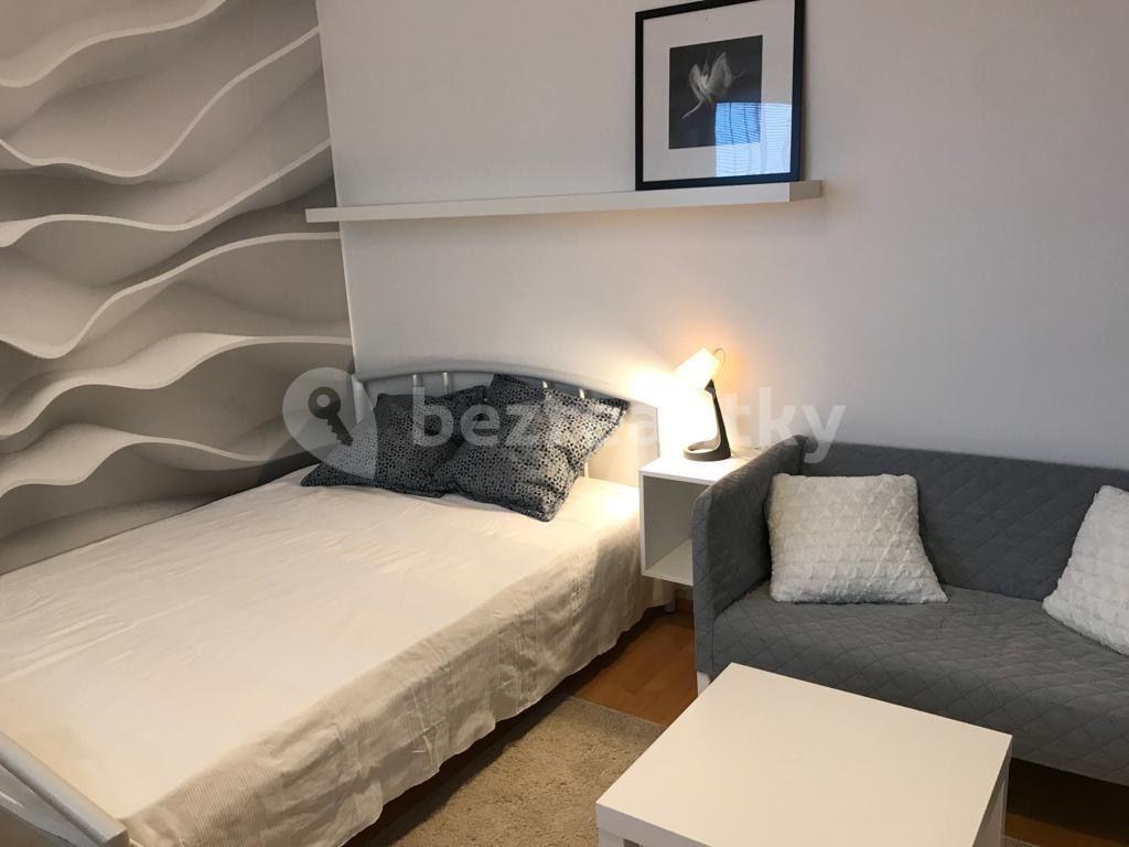 Pronájem bytu 1+kk 39 m², Tlumačovská, Praha, Praha