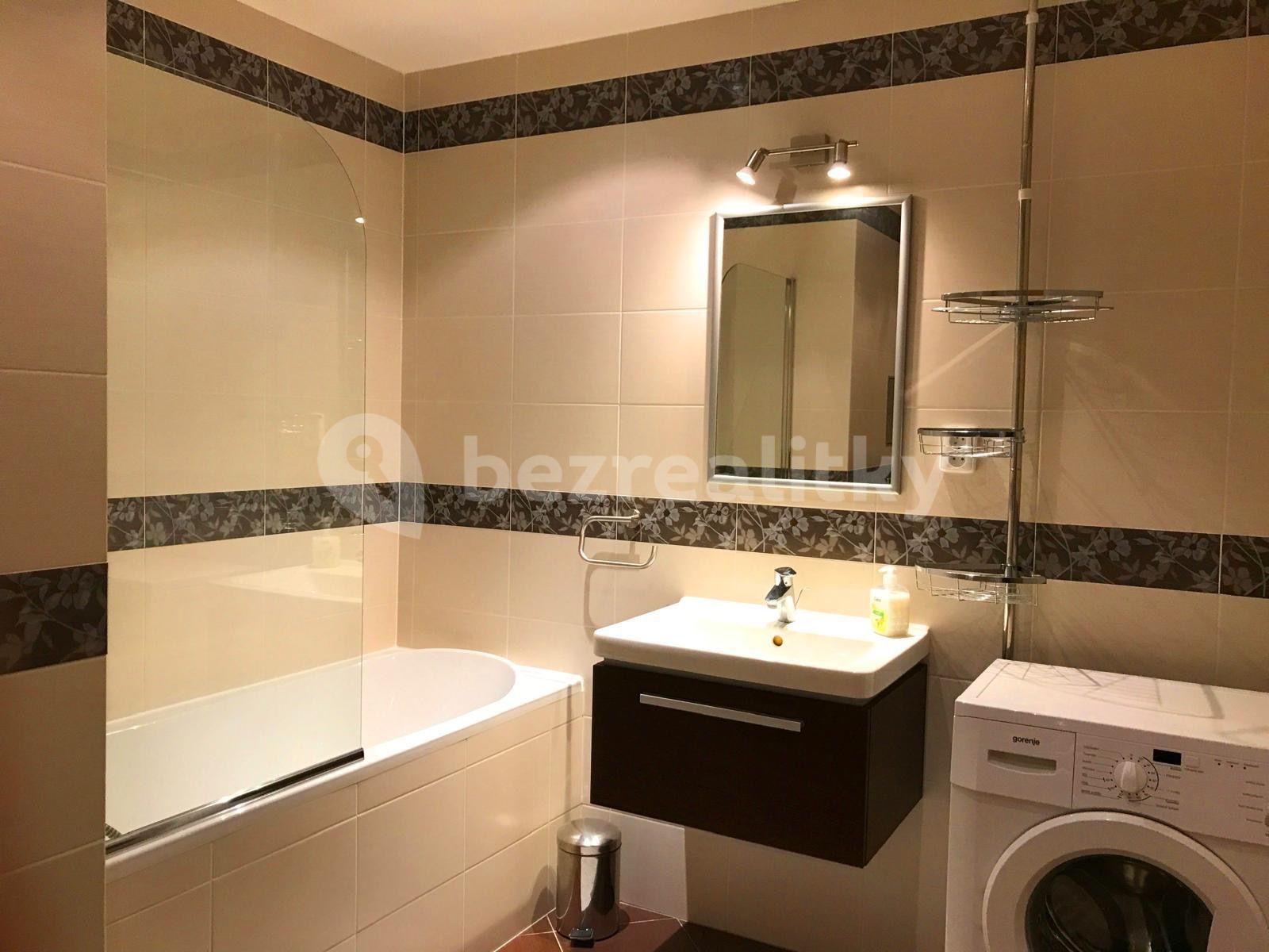 Pronájem bytu 1+kk 39 m², Tlumačovská, Praha, Praha