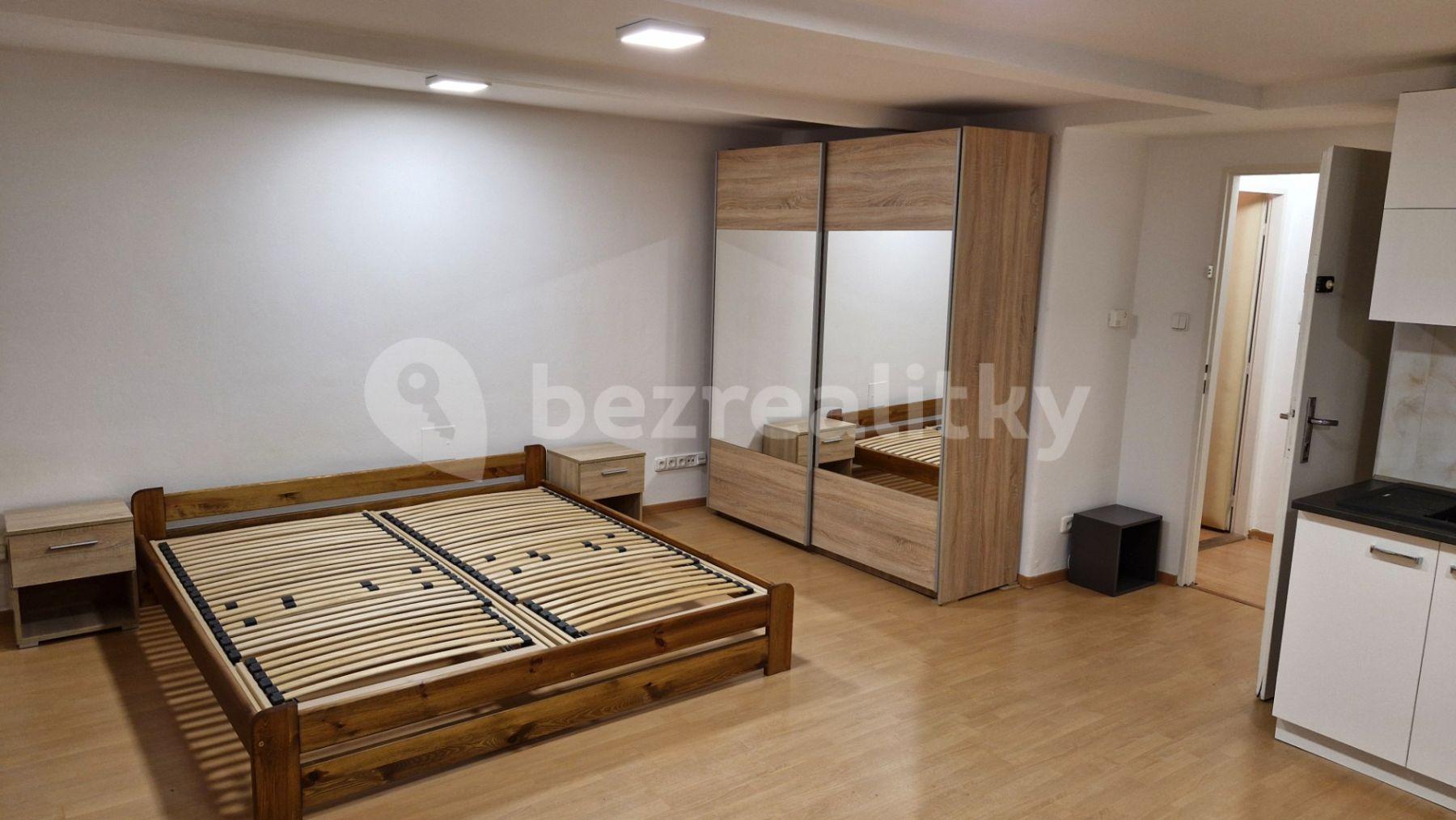 Pronájem bytu  37 m², Vrchlického, Praha, Praha