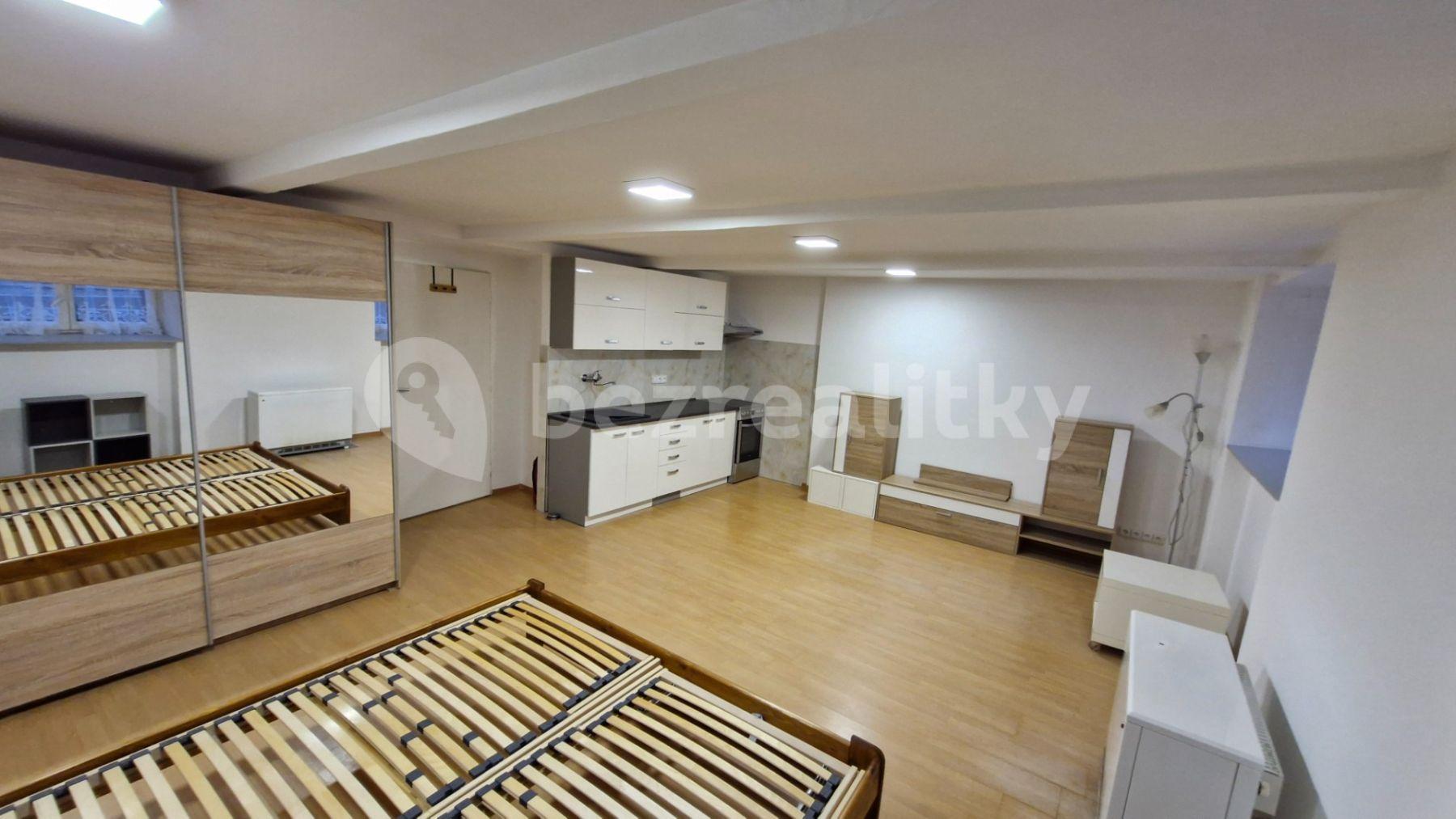 Pronájem bytu  37 m², Vrchlického, Praha, Praha