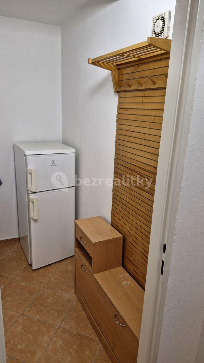 Pronájem bytu  37 m², Vrchlického, Praha, Praha