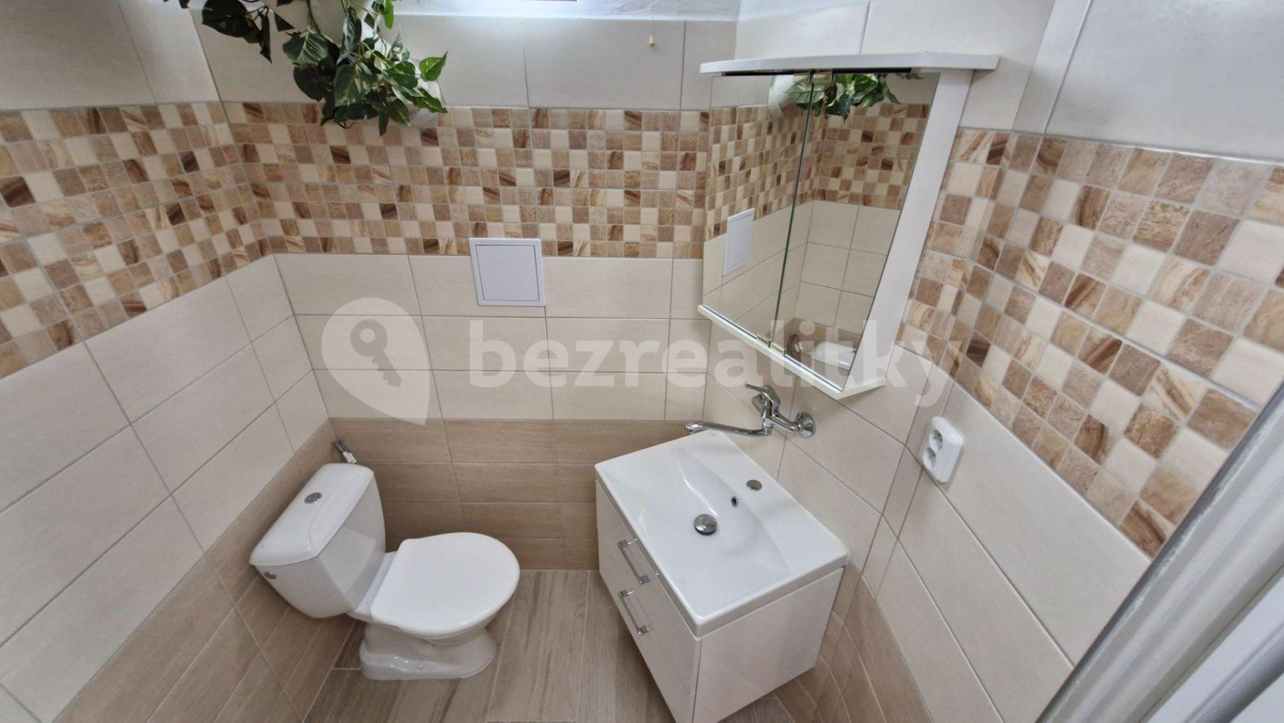 Pronájem bytu  37 m², Vrchlického, Praha, Praha